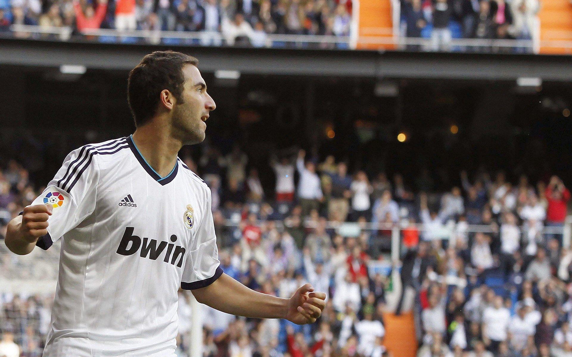 阿尔及利亚与尼日利亚赛后爆发激烈冲突 卢卡-齐达内情绪激动介入风波